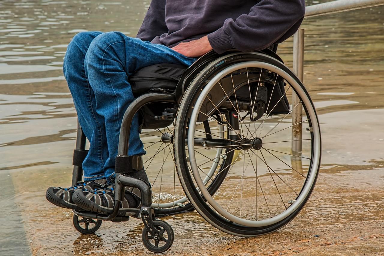Learn how leading wheelchair manufacturers in China use innovative technology, cost advantages and customized services to provide high-quality, affordable wheelchair solutions to global customers. Explore China's unique advantages in international wheelchair procurement!